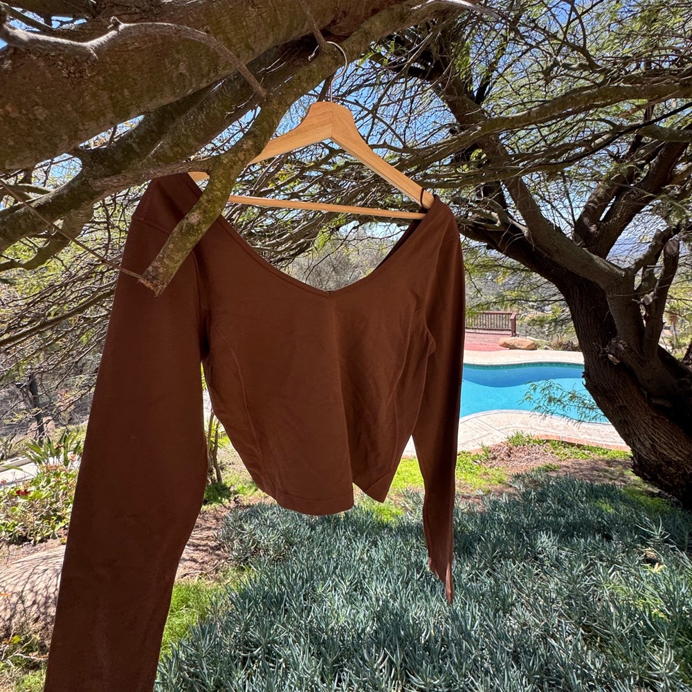 lululemon | brown workout long sleeve